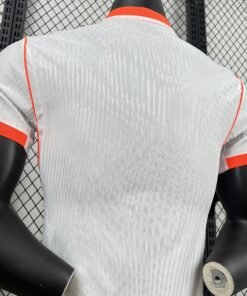 Maglia Netherlands Away 2024/25 Versione Giocatore vista laterale