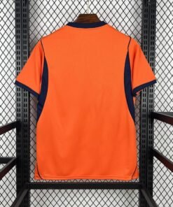 Maglia Netherlands Home 2024/25 Versione Tifoso dettaglio stemma ricamato