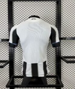 Maglia Newcastle United Home 2025/26 Versione Giocatore vista laterale