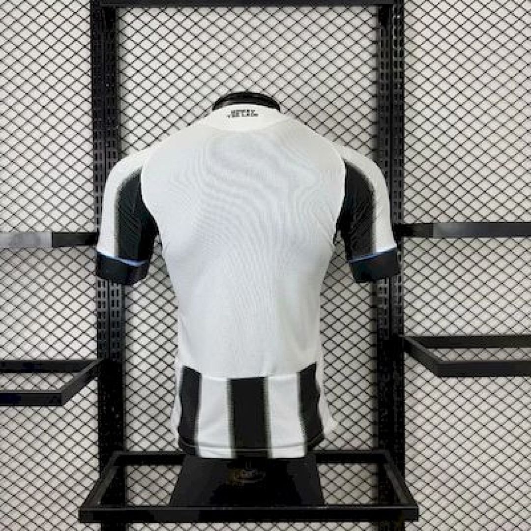 Maglia Newcastle United Home 2025/26 Versione Giocatore vista laterale