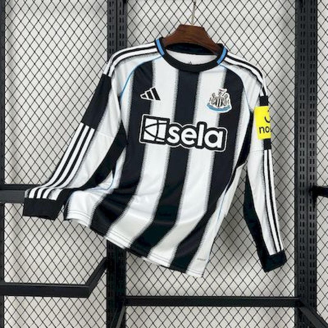 Maglia Newcastle United Home Manica Lunga 2025/26 Versione Tifoso vista frontale completa
