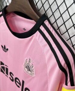 Maglia Newcastle United Keeper 2025/26 Versione Tifoso vista laterale