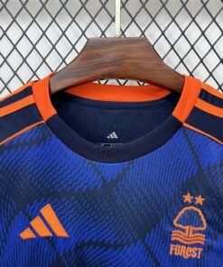Maglia Nottingham Forest Third 2024/25 Versione Tifoso vista laterale