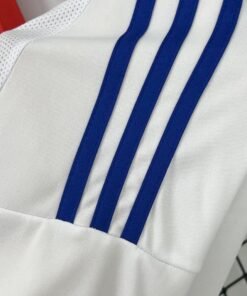 Maglia Olympique Lyonnais Home 2024/25 Versione Tifoso dettaglio stemma ricamato
