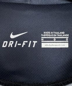 Maglia paris saint-germain retro - Maglia Paris Saint-Germain Home 2013/14 Retro dettaglio stemma ricamato