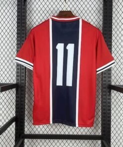 Maglia paris saint-germain retro - Maglia Paris Saint-Germain Away 2024/25 Retro dettaglio stemma ricamato