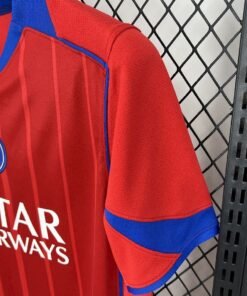 Maglia Paris Saint-Germain Third 2025/26 Versione Tifoso dettaglio stemma ricamato