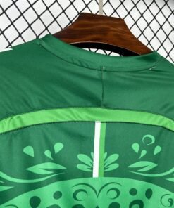 Maglia Real Betis Home Manica Lunga 2025/26 Versione Giocatore dettaglio stemma ricamato