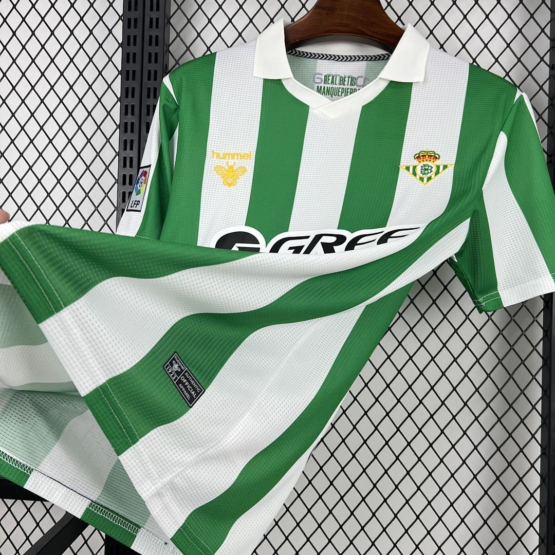 Maglia real betis retro - Maglia Real Betis Home 2025/26 Retro dettaglio stemma ricamato