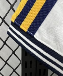 Maglia Real Madrid Home 2026/27 Versione Tifoso vista laterale