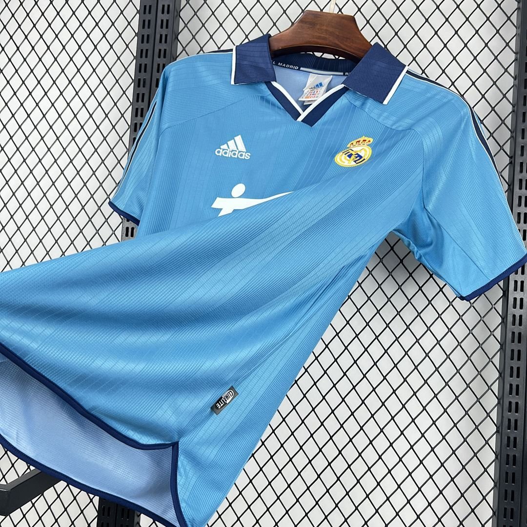 Maglia real madrid retro - Maglia Real Madrid Third 1999/00 Retro dettaglio stemma ricamato