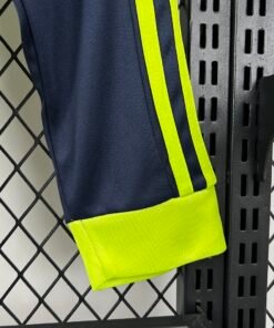 Maglia real madrid retro - Maglia Real Madrid Keeper Manica Lunga 1999/00 Retro dettaglio stemma ricamato