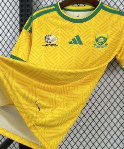 Maglia South Africa Home 2024/25 Versione Tifoso dettaglio stemma ricamato