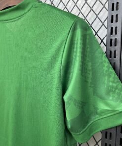 Maglia Sporting CP Home 2025/26 Versione Giocatore dettaglio stemma ricamato