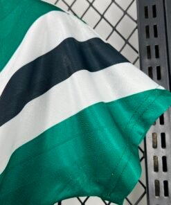 Maglia sporting cp retro - Maglia Sporting CP Home 2025/26 Retro dettaglio stemma ricamato