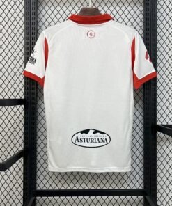 Maglia Sporting de Gijon Third 2025/26 Versione Tifoso dettaglio stemma ricamato