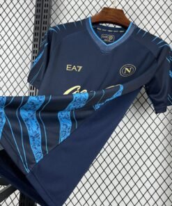 Maglia SSC Napoli Home 2025/26 Versione Giocatore dettaglio stemma ricamato