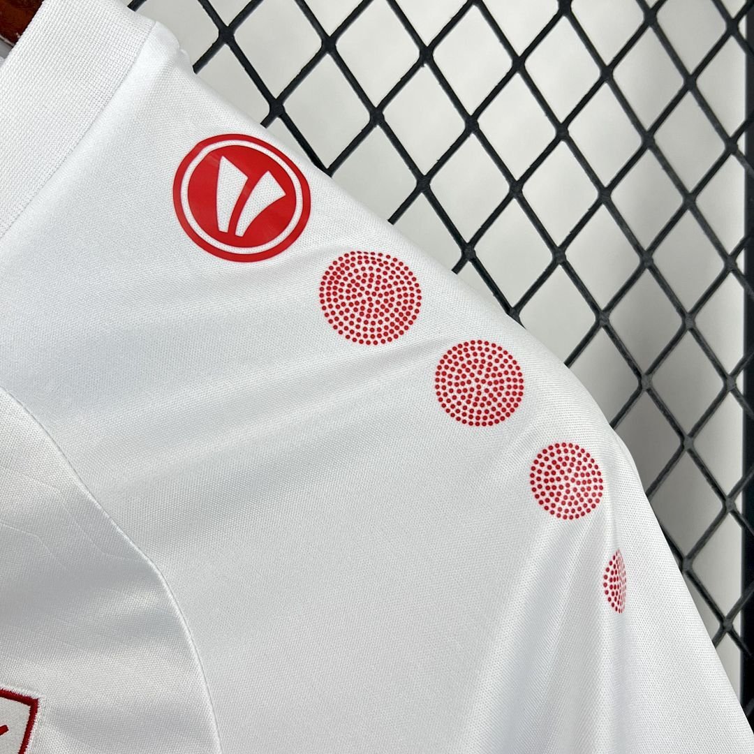 Maglia Stuttgart Home 2025/26 Versione Tifoso vista laterale