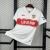 Maglia Stuttgart Home 2025/26 Versione Tifoso vista frontale completa