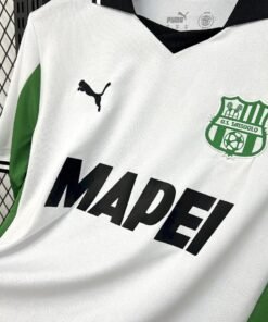 Maglia U.S. Sassuolo Calcio Away 2025/26 Versione Tifoso dettaglio stemma ricamato