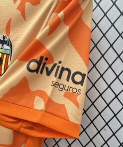 Maglia valencia retro - Maglia Valencia Home 2025/26 Retro dettaglio stemma ricamato