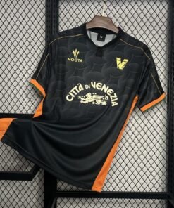 Maglia Venezia Home 2024/25 Versione Tifoso vista frontale completa