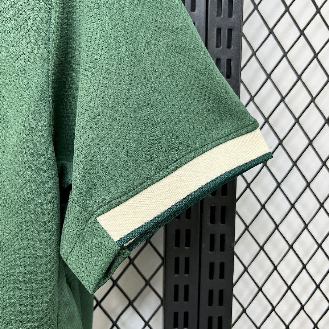 Maglia Wolfsburg Home 2025/26 Versione Tifoso vista laterale