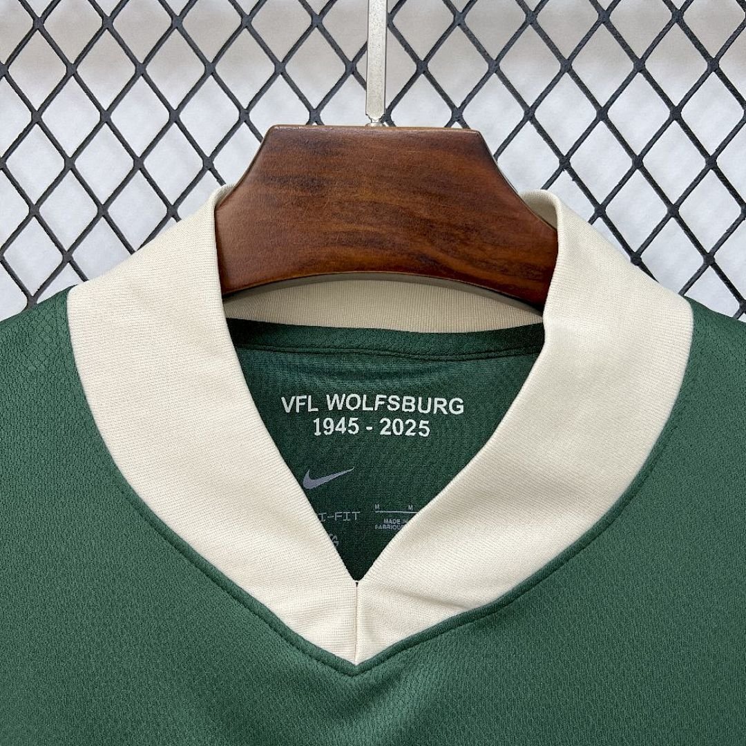 Maglia Wolfsburg Home 2025/26 Versione Tifoso tessuto traspirante