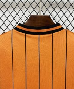 Maglia wolves retro - Maglia Wolves Home 1985/86 Retro dettaglio stemma ricamato