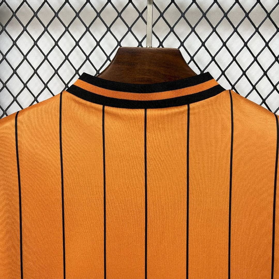 Maglia wolves retro - Maglia Wolves Home 1985/86 Retro dettaglio stemma ricamato