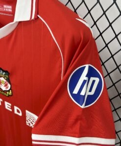 Maglia Wrexham Home 2025/26 Versione Tifoso vista laterale