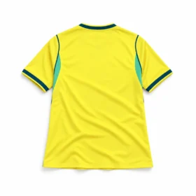Prima Maglia Brasile 2026 — vista posteriore su fondo bianco