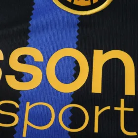 Prima Maglia Inter 2026/27 — dettaglio reale 3