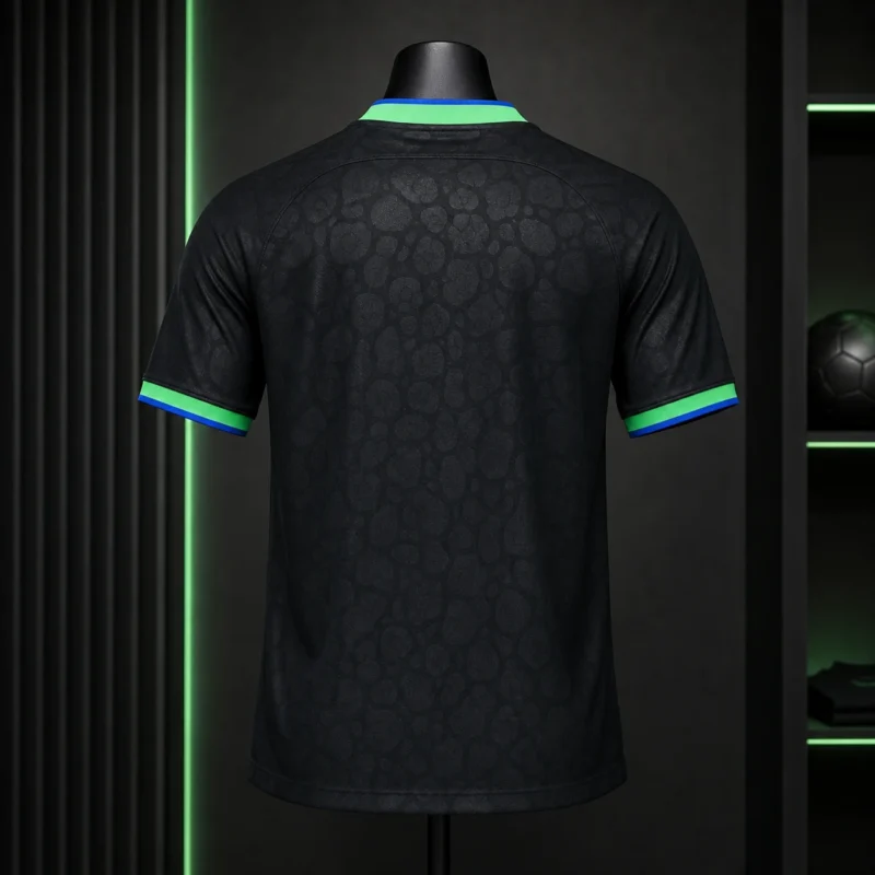 Retro Brasile 2022/23 con dettagli prodotto TIFOSO STORE