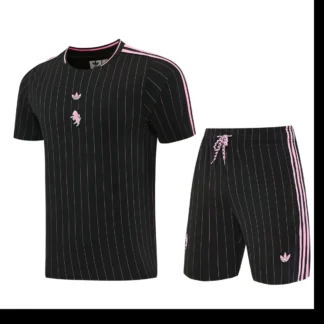 Completo Juventus manica corta nero fronte