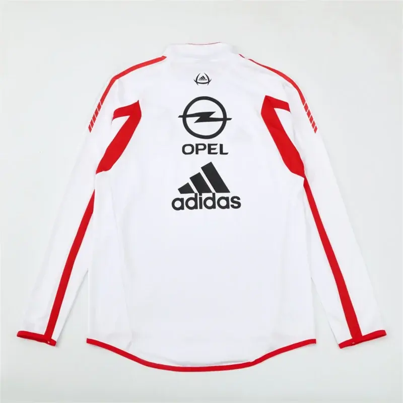 Felpa Milan 2005/06 Bianca Mezza Zip Retro - dettaglio dello stemma