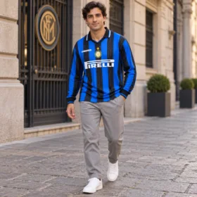 Camiseta Manga Larga Inter 1997/98 – presentación con modelo virtual; pantalones y calzado no incluidos