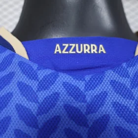 Camiseta Italia Primera Equipación Mundial 2026 – Jugador — fotografía real del cuello trasero