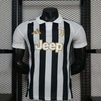 Il bianco e nero della Signora: una maglia che racconta decenni di trionfi sul campo