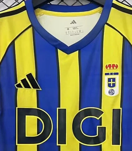 maglia oviedo away dettaglio colletto e petto