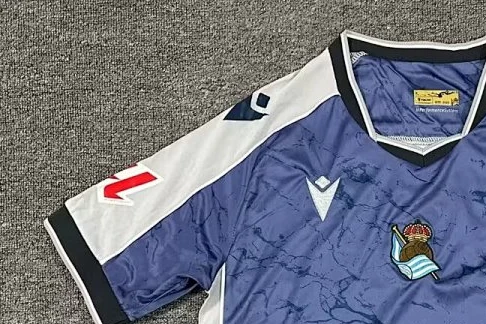 maglia real sociedad away dettaglio laterale