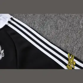 Tuta Juventus Full Zip Nera con Colletto Bianco - dettaglio del tessuto