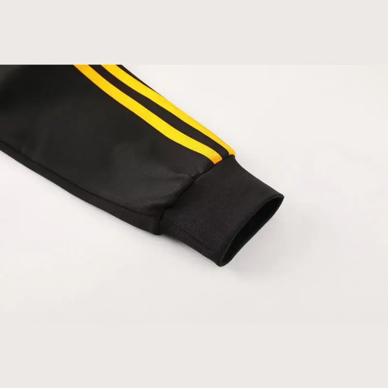 Tuta Roma Nera e Magenta - dettaglio della zip