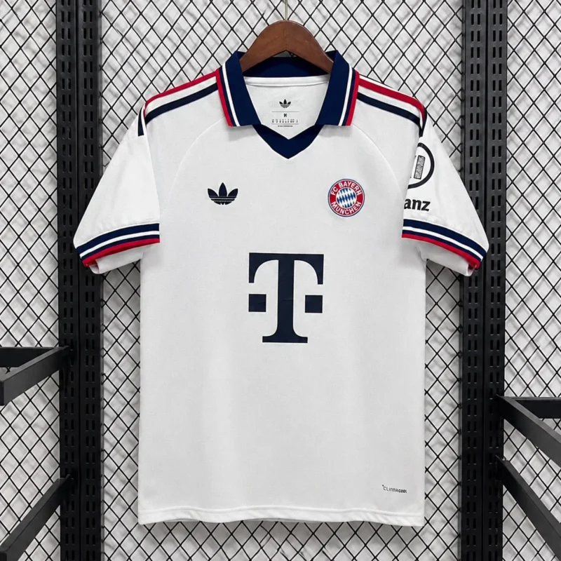 Seconda Maglia Bayern Monaco 2026/27 — Vista frontale