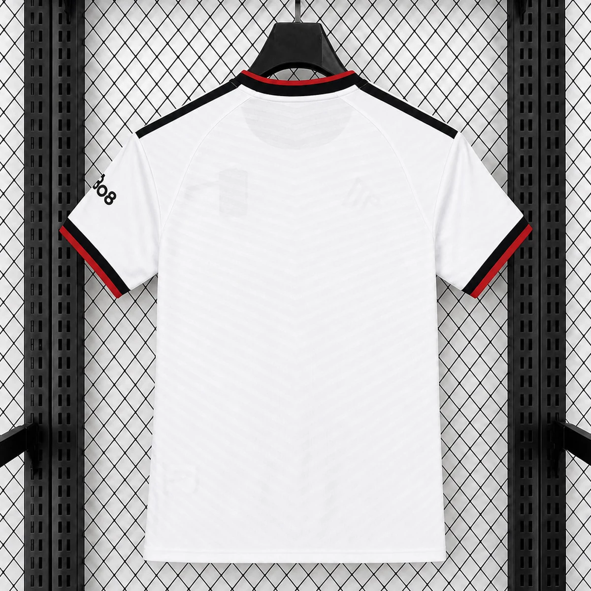 maglia fulham home dettaglio stemma
