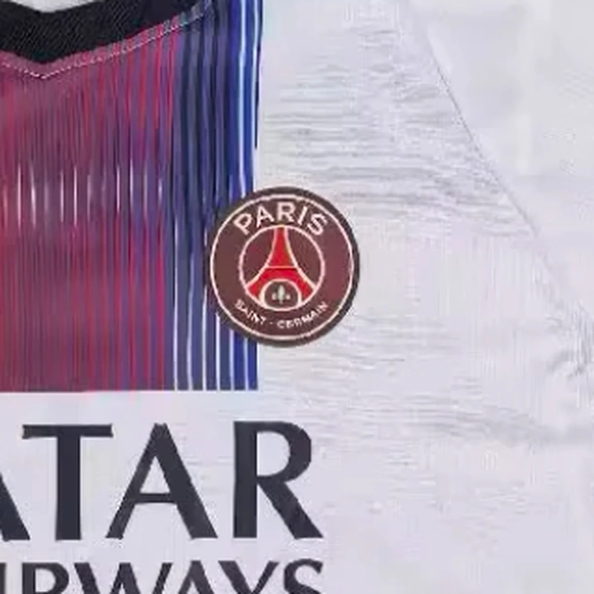 maglia psg away dettaglio stemma