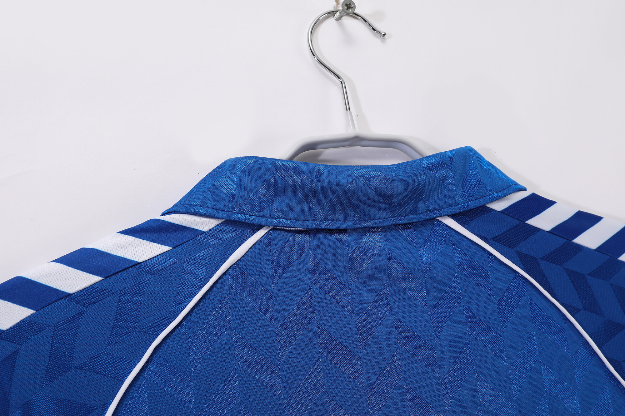 maglia real madrid 1986/87 away dettaglio colletto
