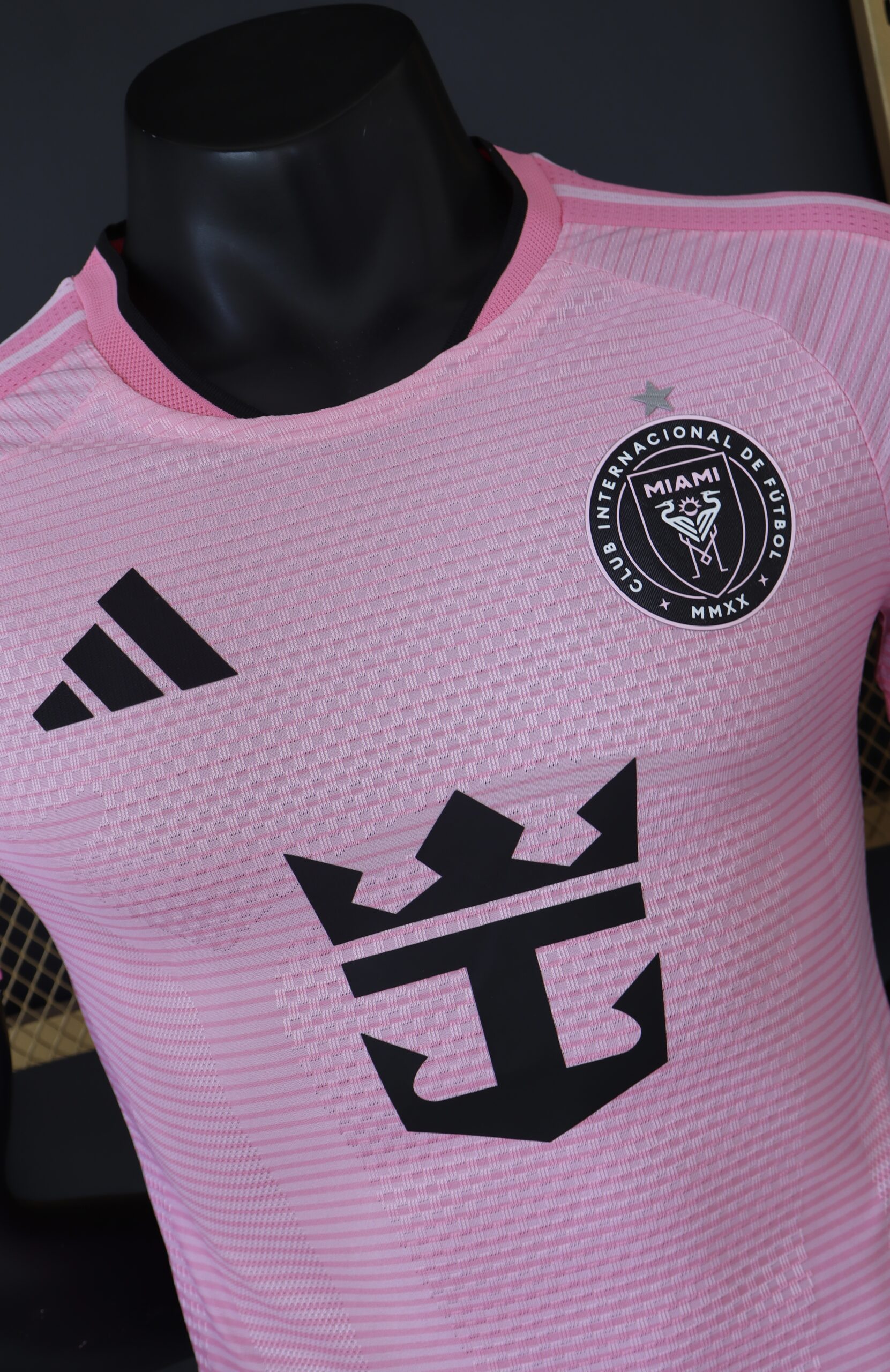 maglia Inter Miami Home dettaglio colletto