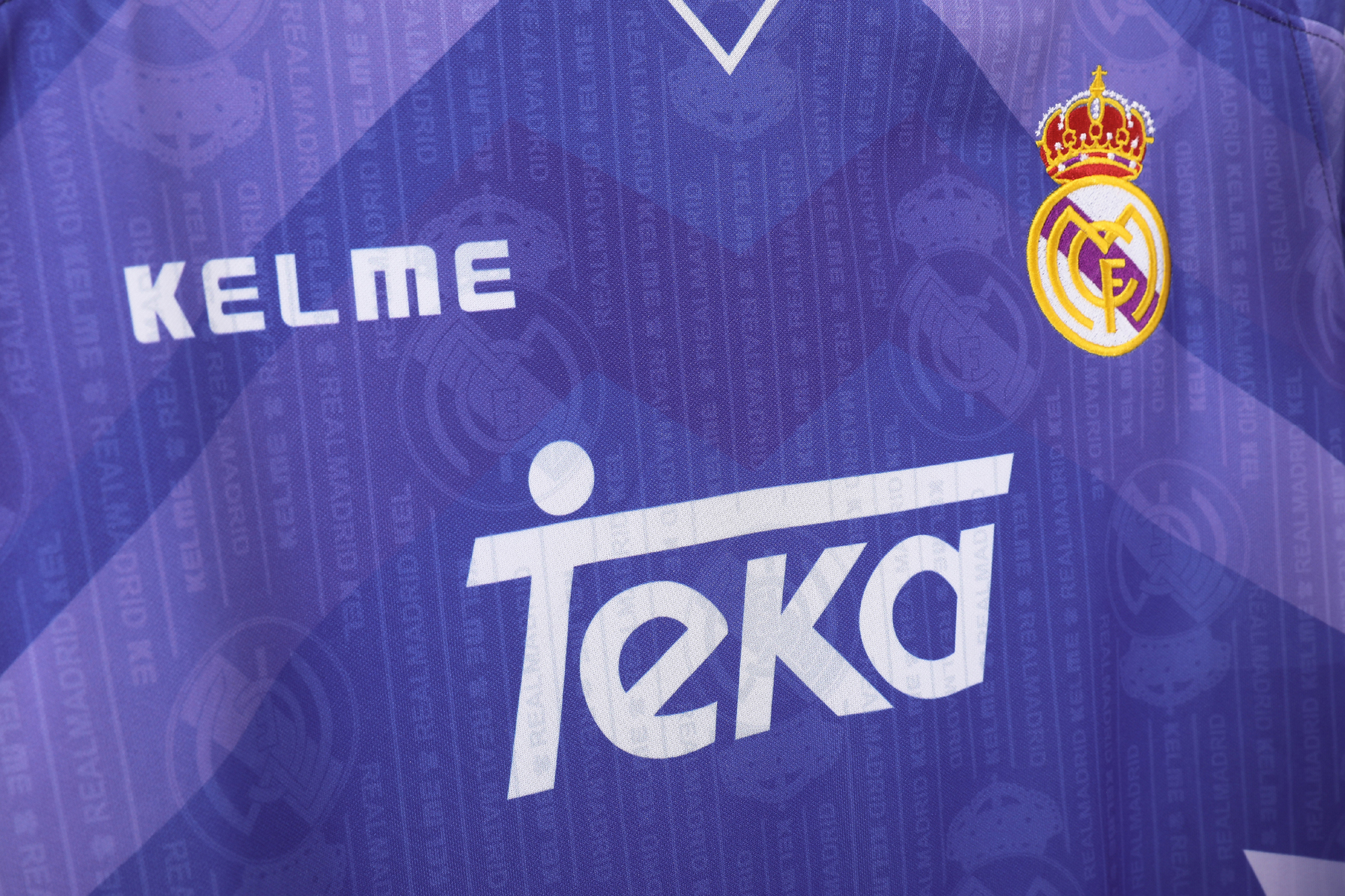maglia real madrid 1996/97 away dettaglio colletto