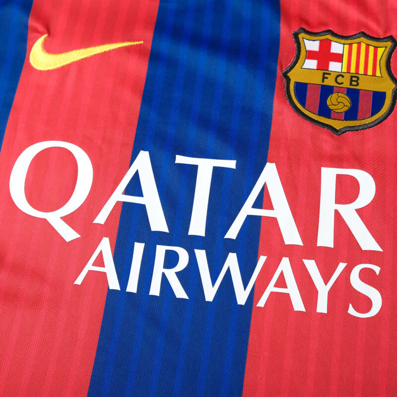Maglia Barcellona Retro 2016/17 stemma sul petto